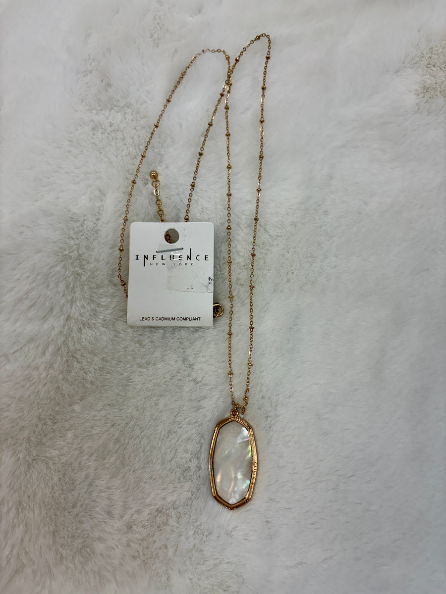 Gold Necklace w/Oval Mother of Pearl Pendant